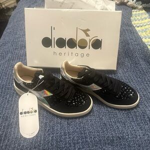 Diadora Kids Sneakers in Black with Silver Highlights